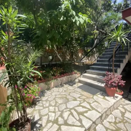 Emilios See View Apartment Barbati