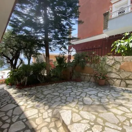 Emilios See View Apartment *
