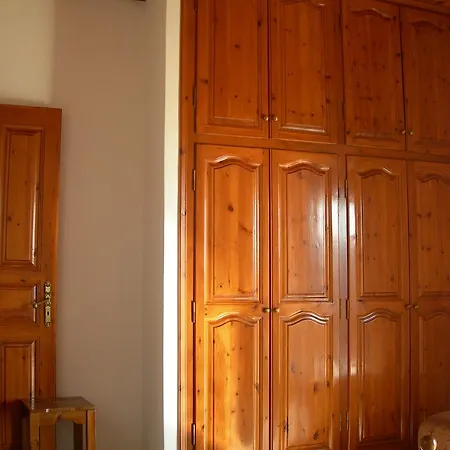 Emilios See View Apartment Барбати