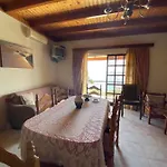 Emilios View شقة برباتي
